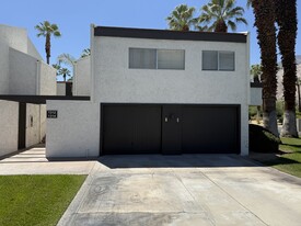 1312 S Camino Real in Palm Springs, CA - Building Photo