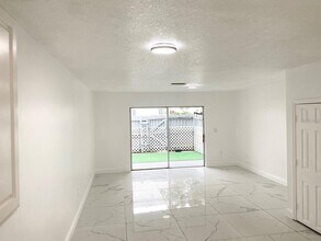 1820 Amberly Ave in Orlando, FL - Building Photo - Building Photo