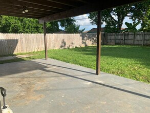 11851 SW 208th St in Miami, FL - Foto de edificio - Building Photo