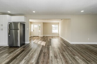 5100 Goose Creek Dr in Baytown, TX - Building Photo - Building Photo