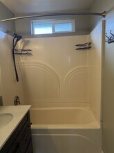 447 N 5th St in Central Point, OR - Building Photo - Building Photo