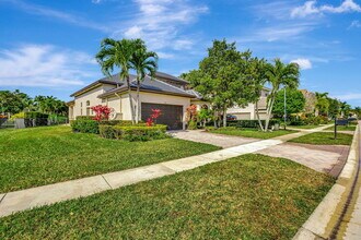 3553 Collonade Dr in Wellington, FL - Building Photo - Building Photo