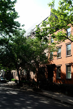 320 W 19th St in New York, NY - Building Photo - Building Photo