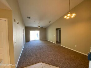 6100 Maggies Cir in Jacksonville, FL - Building Photo - Building Photo