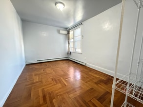 2889 E 195th St in Bronx, NY - Building Photo - Building Photo