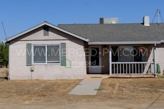 15290 Sunset Dr in Livingston, CA - Building Photo - Building Photo