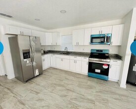 1 18th St S in St. Petersburg, FL - Foto de edificio - Building Photo