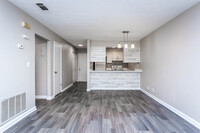 Caswell at The Hills in Lagrange, GA - Building Photo - Interior Photo