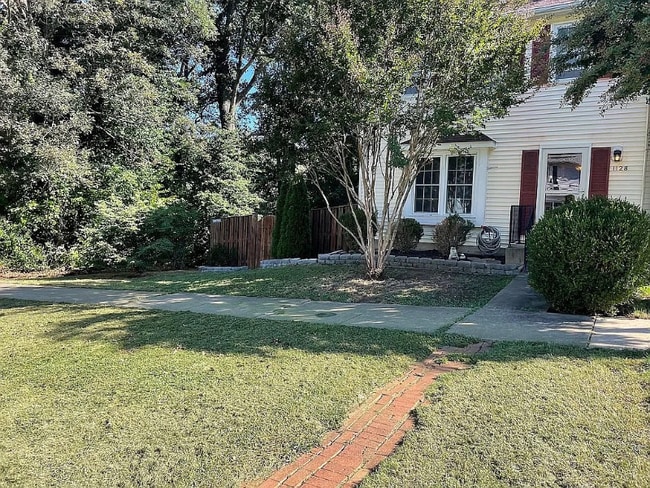 property at 30 Old Mill Bottom Rd N