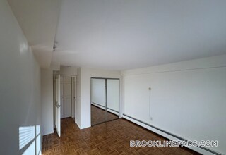 185 Freeman St, Unit 545 in Brookline, MA - Foto de edificio - Building Photo