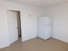 1007 C St in Las Vegas, NV - Building Photo - Building Photo