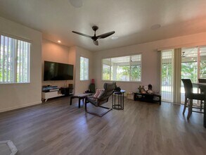 91-773 Launahele St in Ewa Beach, HI - Building Photo - Building Photo