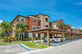 9731 Acqua Ct, Unit 525 in Naples, FL - Building Photo - Building Photo