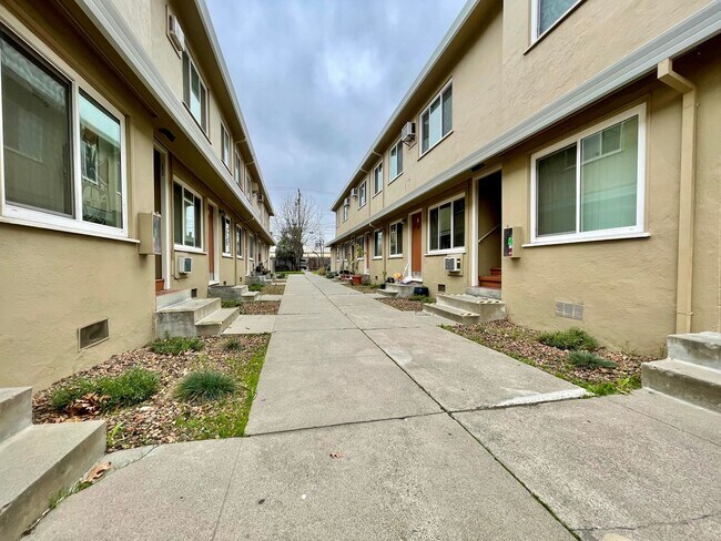 2308 X St