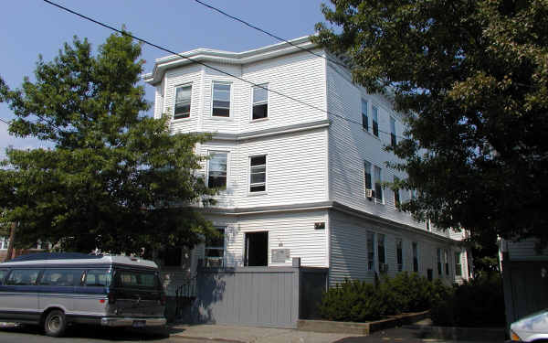 183-185 Chestnut St in Lynn, MA - Foto de edificio - Building Photo