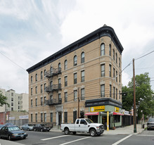 1735 Washington Apartments