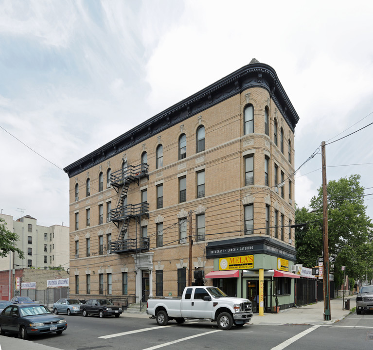 1735 Washington in Bronx, NY - Building Photo