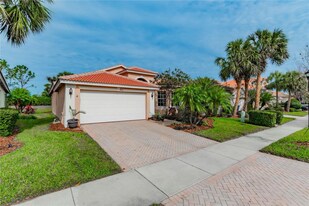 4936 Sandy Brook Cir in Wimauma, FL - Building Photo