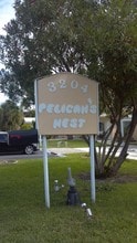 Pelican's Nest in Pompano Beach, FL - Foto de edificio - Building Photo
