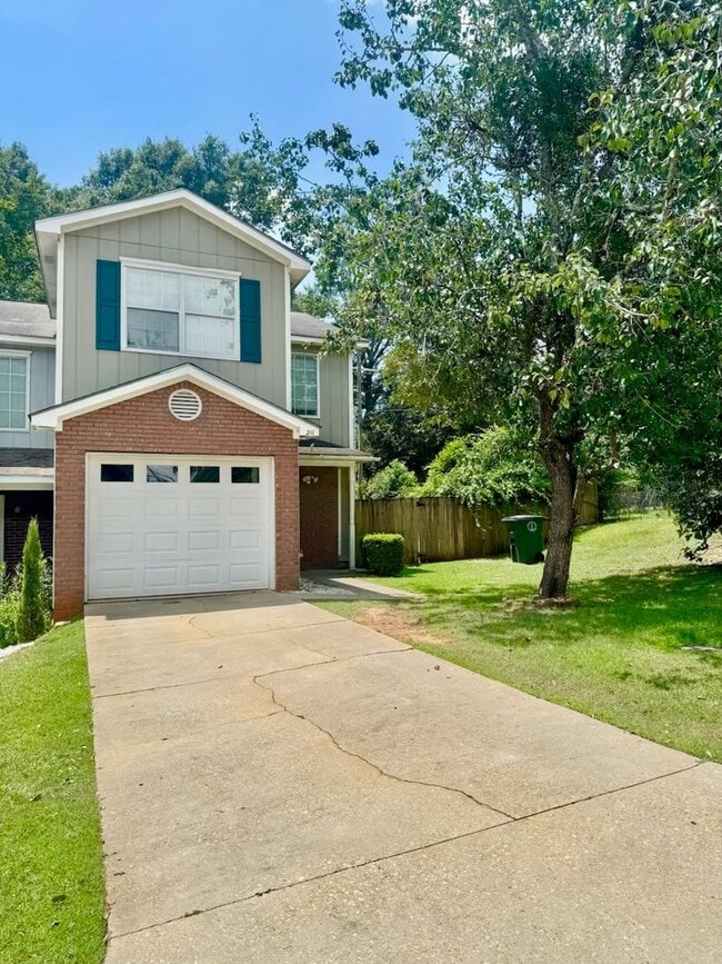 property at 211 Woodrun Dr