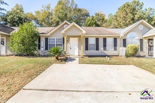 83 Hamilton Woods Dr