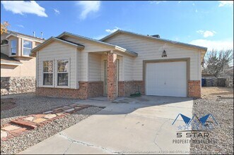 648 Wind River Ave in El Paso, TX - Foto de edificio - Building Photo