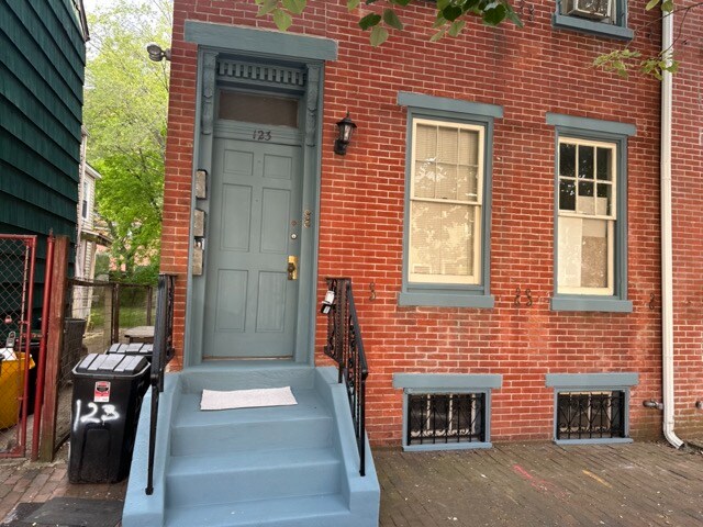 123 Jackson St-Unit -3 in Trenton, NJ - Building Photo
