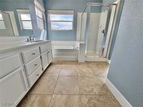 1736 Pomerado Dr in Las Vegas, NV - Foto de edificio - Building Photo