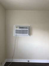 1660 1/2 Murchison St, Unit 1660 HALF in Los Angeles, CA - Foto de edificio - Building Photo