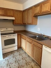 25300 Shiawassee Cir in Southfield, MI - Building Photo - Building Photo