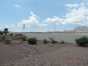 2337 Sun Cliffs St in Las Vegas, NV - Building Photo - Building Photo