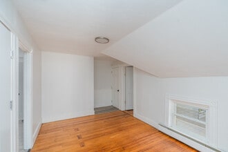 14 Winthrop Ave, Unit 3 in Providence, RI - Building Photo - Building Photo