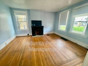 5498 Hayes St in Pittsburgh, PA - Foto de edificio - Building Photo