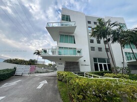 1650 Brickell Ave in Miami, FL - Building Photo