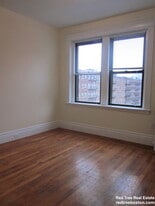 29 Park Dr in Boston, MA - Building Photo