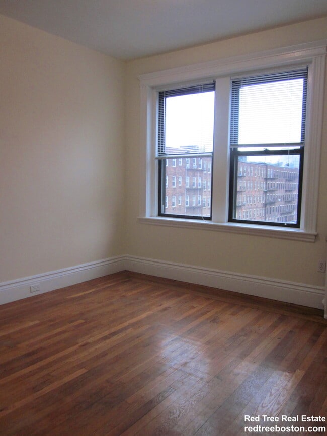 property at 29 Park Dr