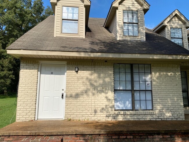 property at 33 Manchester Bay