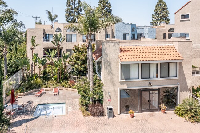 550 Orange Ave in Long Beach, CA - Building Photo - Building Photo