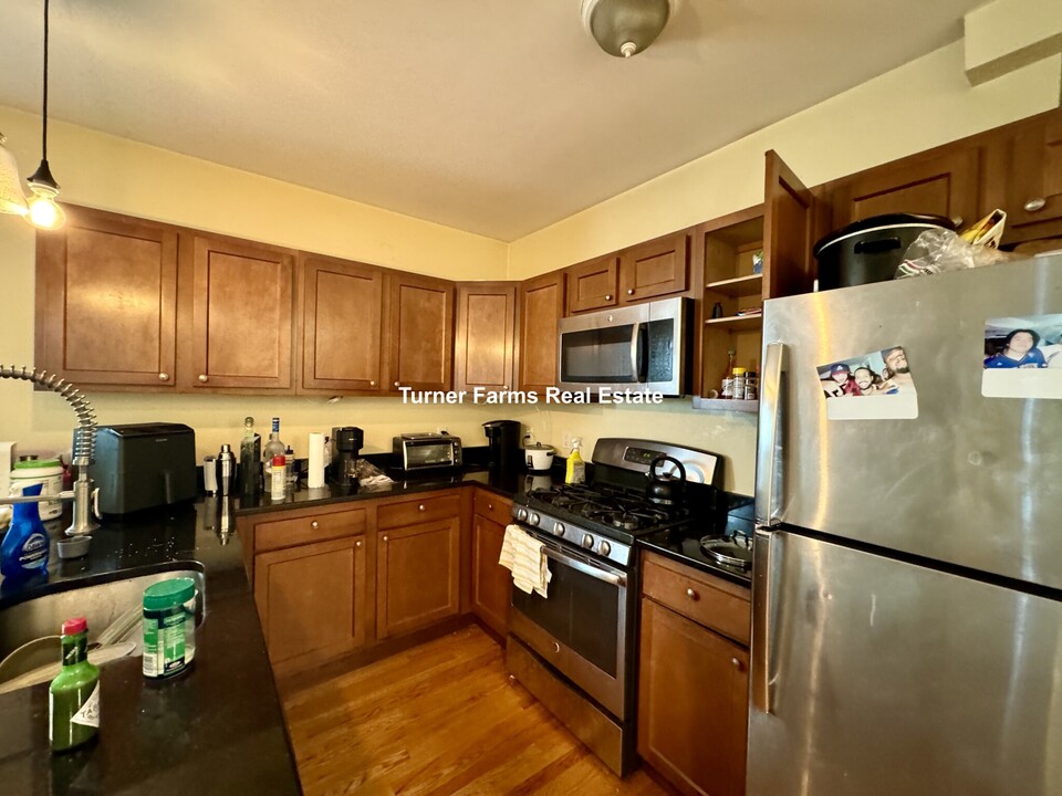 38 Gorham St, Unit 1 in Somerville, MA - Building Photo