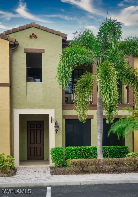 9054 Capistrano St N in Naples, FL - Foto de edificio - Building Photo