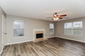 5016 Serenity Point Ln in Villa Rica, GA - Foto de edificio - Building Photo