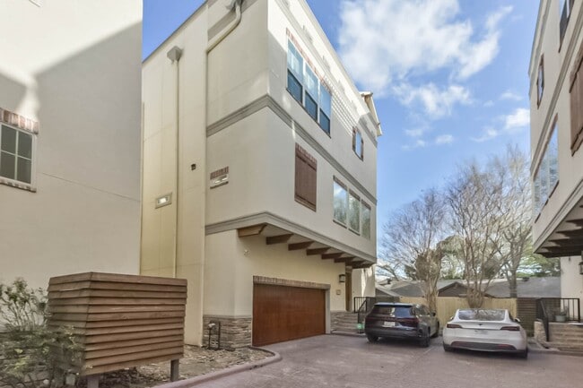 property at 1126 W 16th St