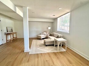 425 Hilderbrand Dr in Atlanta, GA - Building Photo - Building Photo