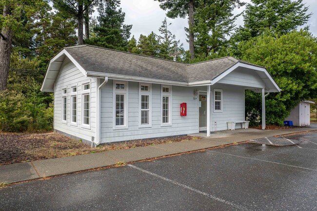 Cedar Point Cottages in Port Orford, OR - Building Photo - Building Photo