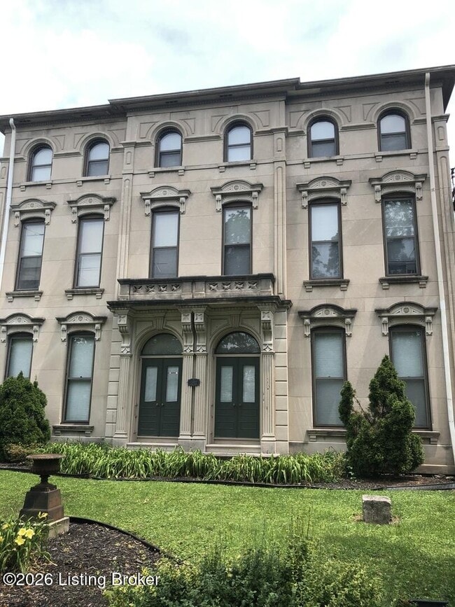 property at 1009 S 3rd St