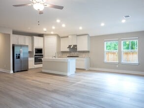 2010 Bluff Oak Ct in Conroe, TX - Building Photo - Building Photo