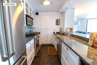40 E 94th St in New York, NY - Building Photo - Building Photo
