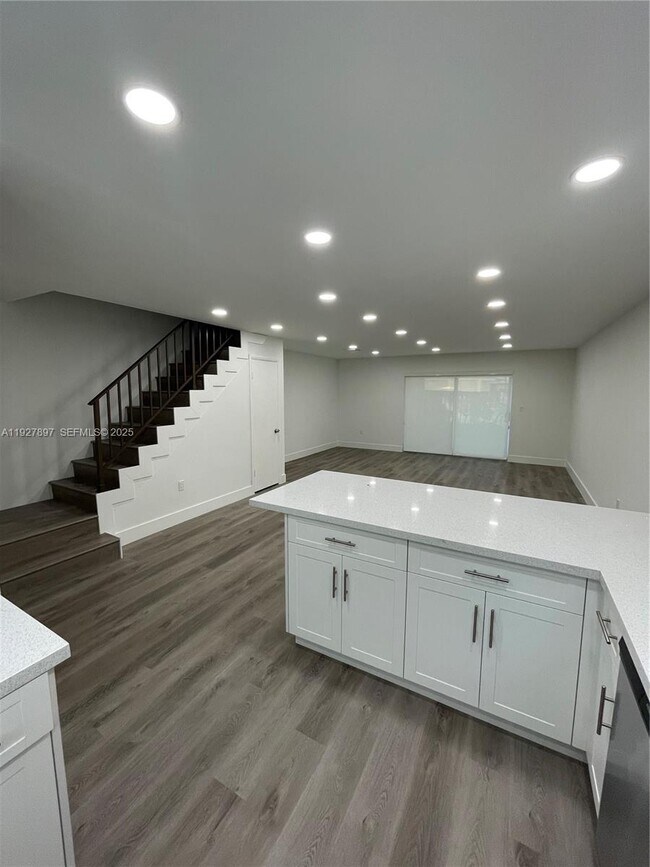 8427 SW 137th Ave in Miami, FL - Building Photo - Building Photo