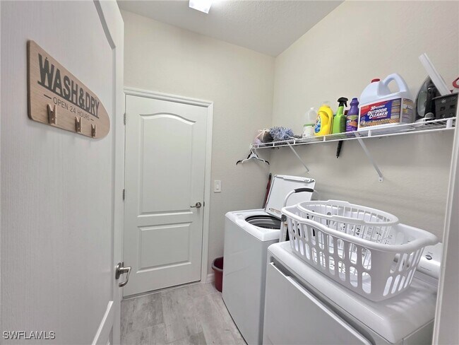 16195 Bacopa Dr in Alva, FL - Building Photo - Building Photo
