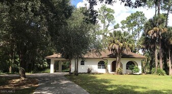 4125 13th Ave SW in Naples, FL - Building Photo